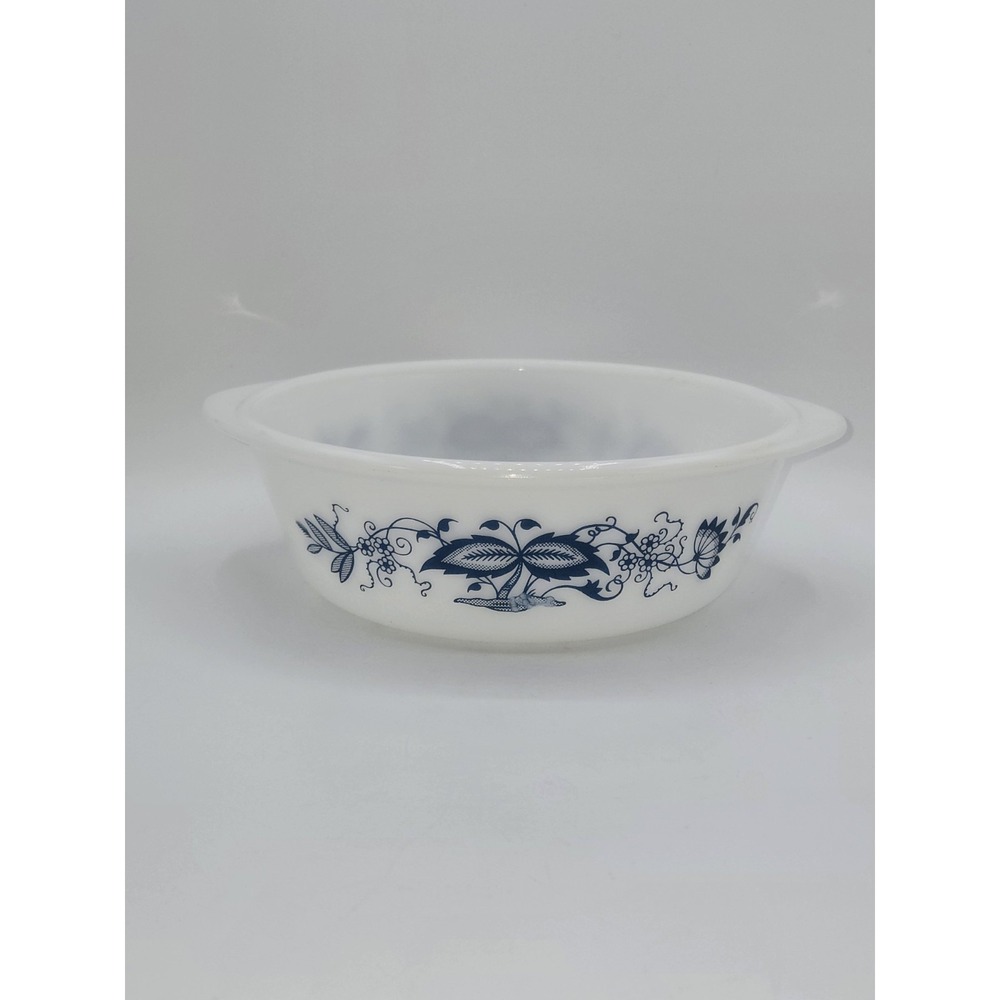 Glasbake J514 Blue Onion Milk Glass 2 Qt Round Casserole Baking Dish